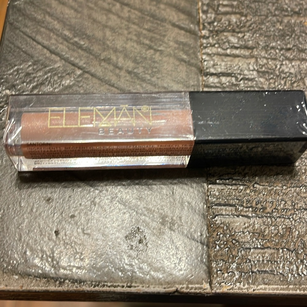Eleman Beauty Lipgloss in Santorini